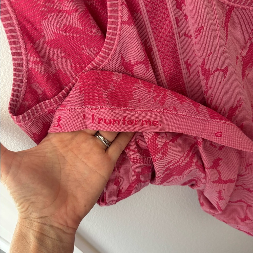 • Lululemon • Women’s Swiftly Tank Size 6 - Picture 5 of 5
